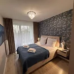 Apartment Whiteblue Garden & Sauna & Fitness